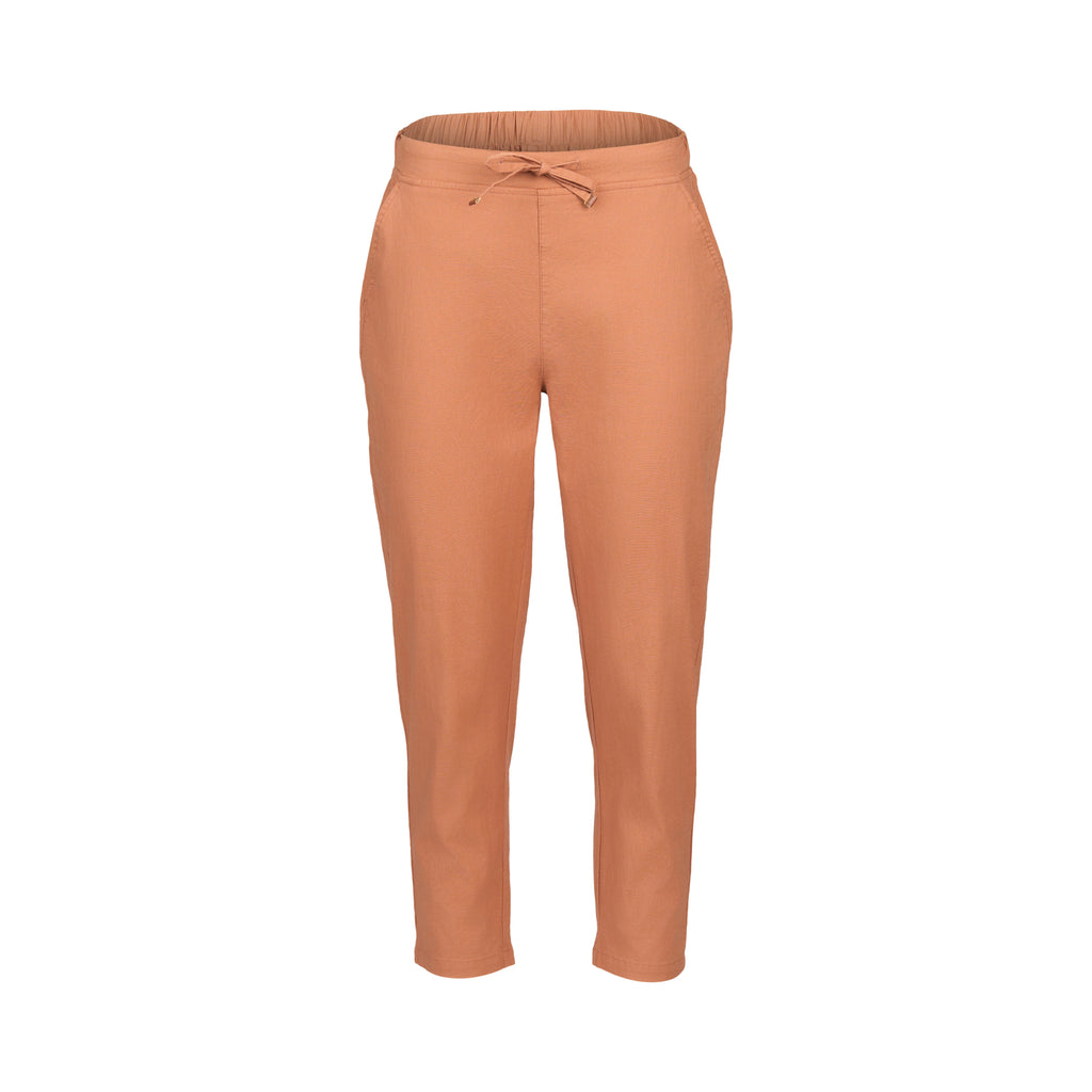 Woman wearing a floral blouse and tan pants on a white background
Skinny Leg 7/8 Pants Spice