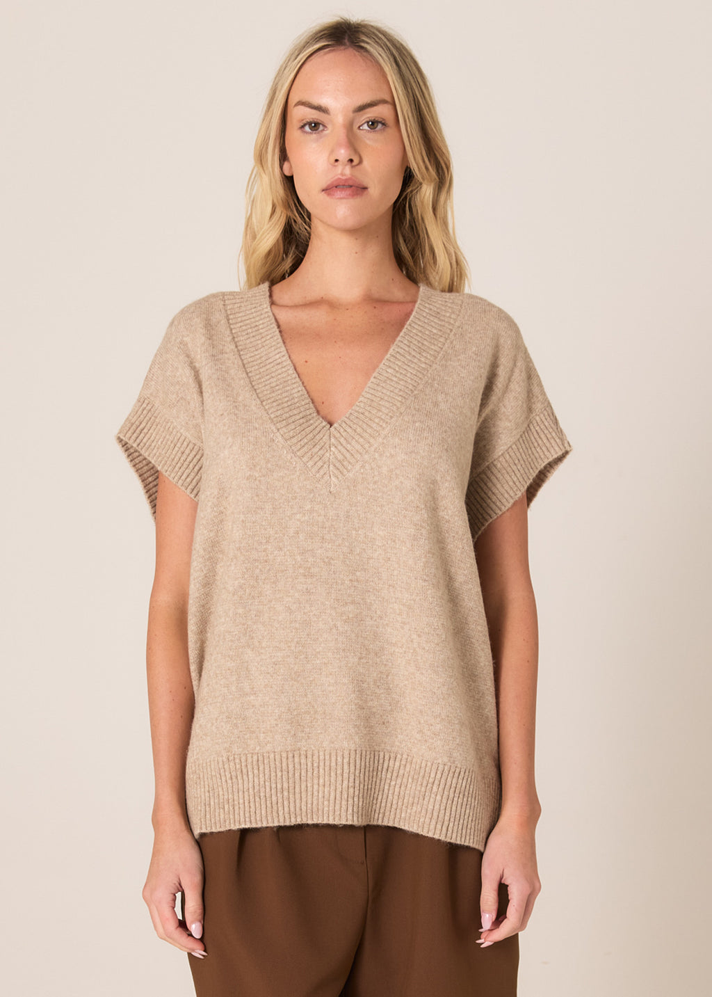 Rae V-Neck Vest Brown