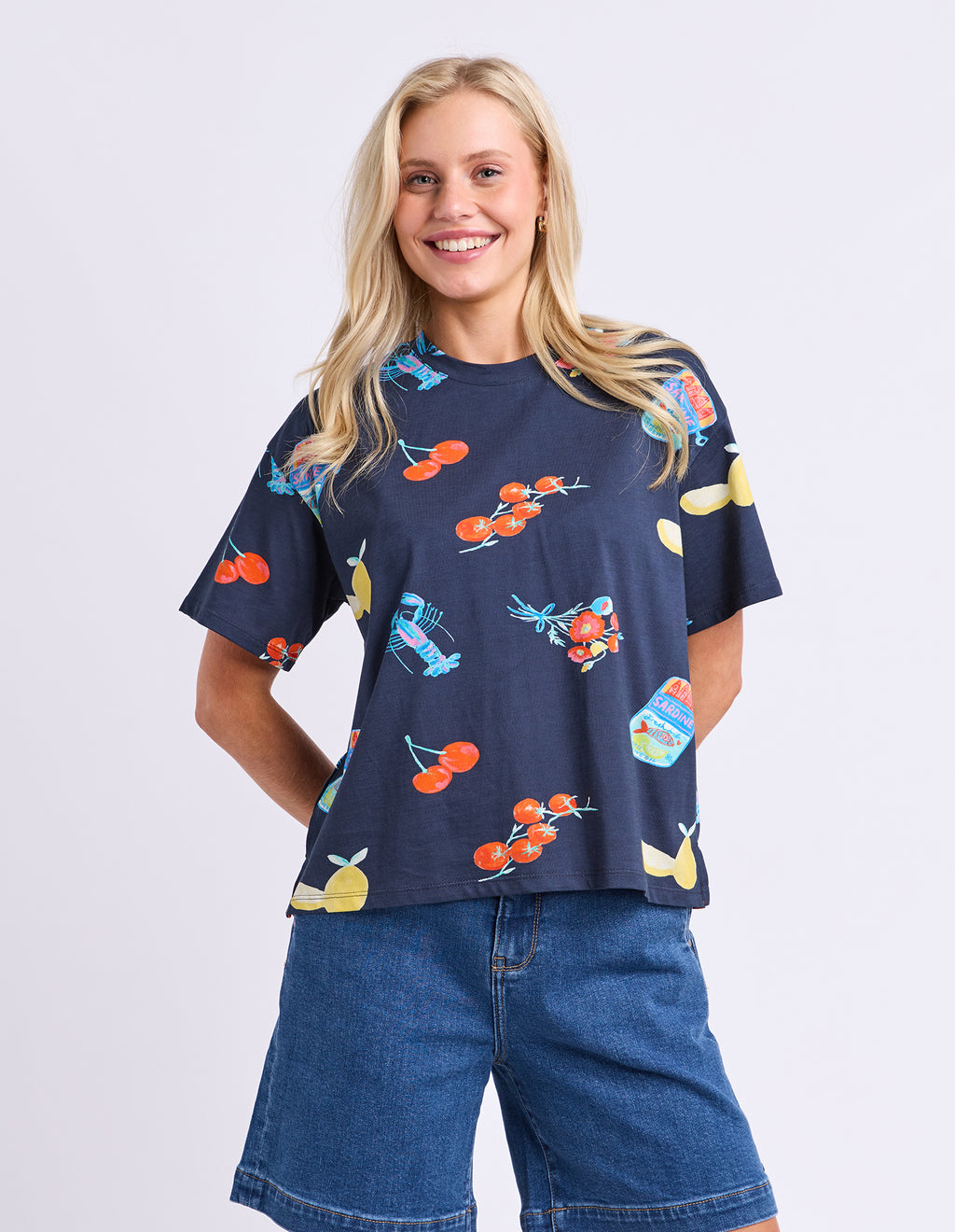 Market Tee Navy