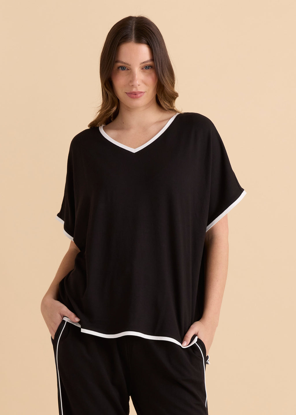 Clara Tee Black/White