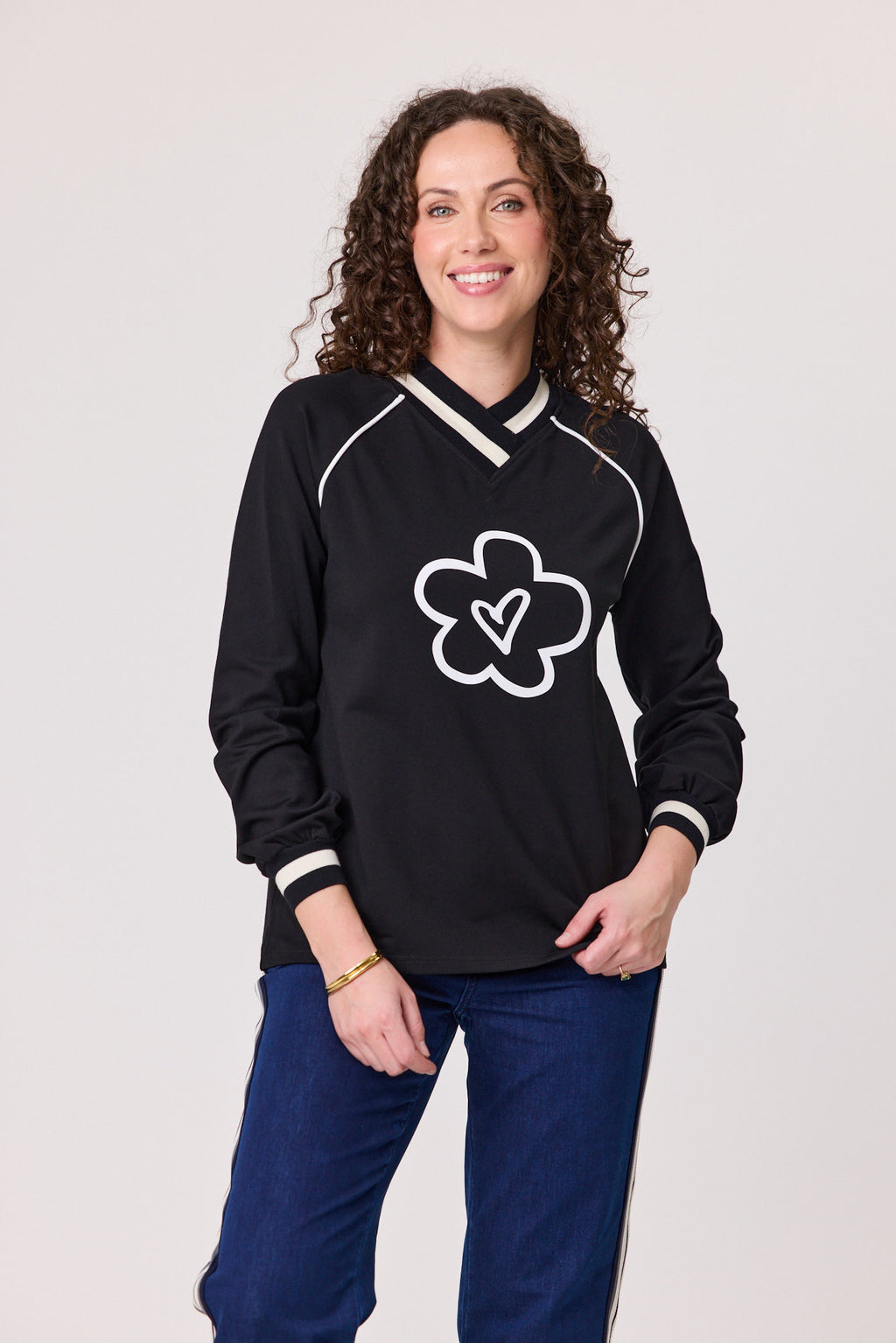 Daisy V Neck Sweatshirt Black