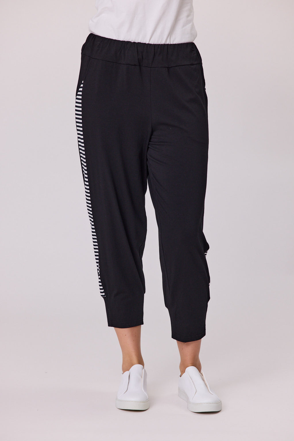 Ease Stripe Side Panel Knit Pant Black/White