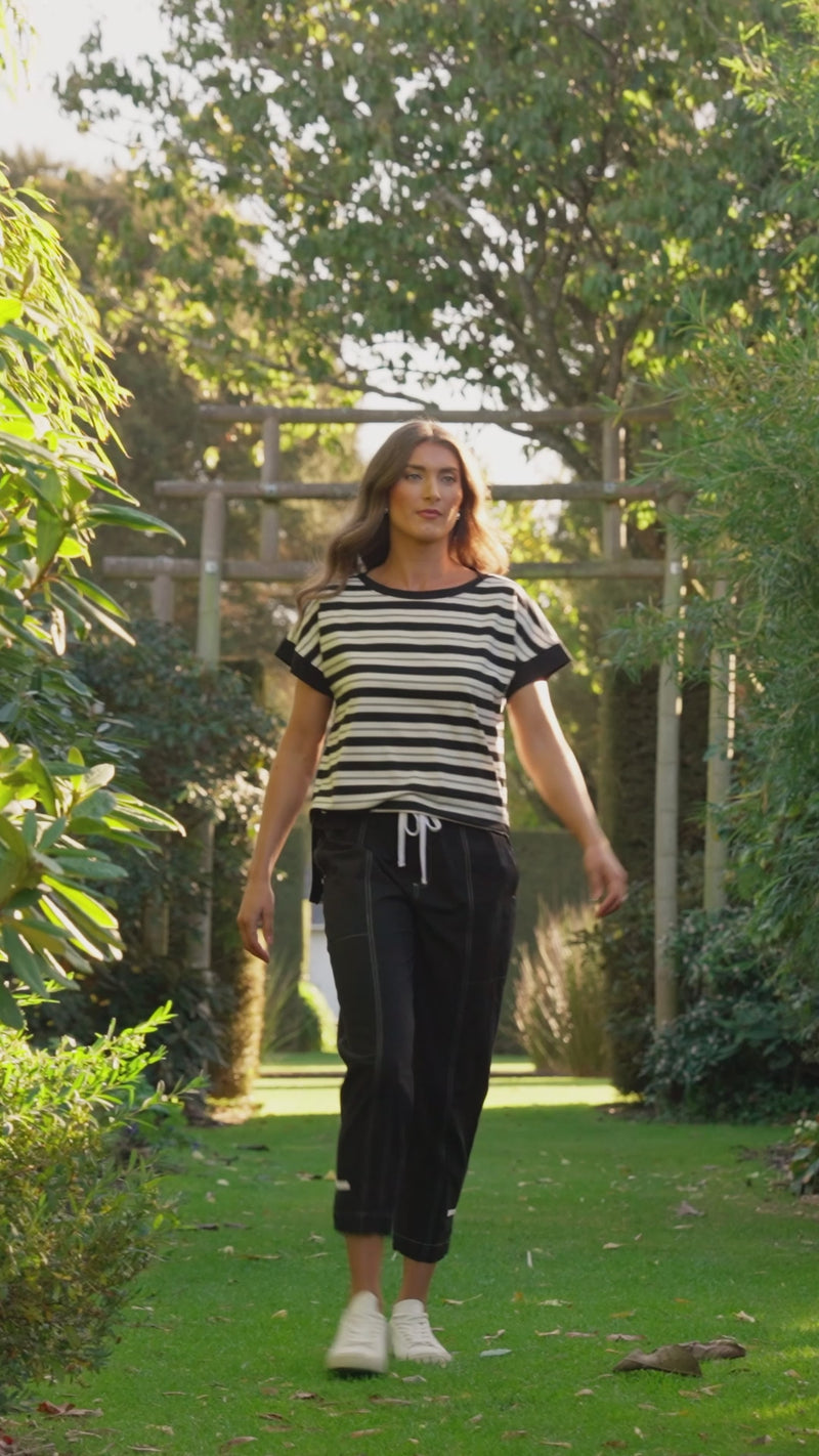 Thea Top Black/White