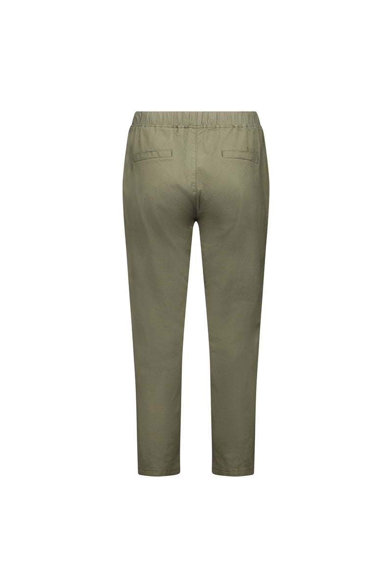 Green pants on a white background
Skinny Leg 7/8 Pants Army