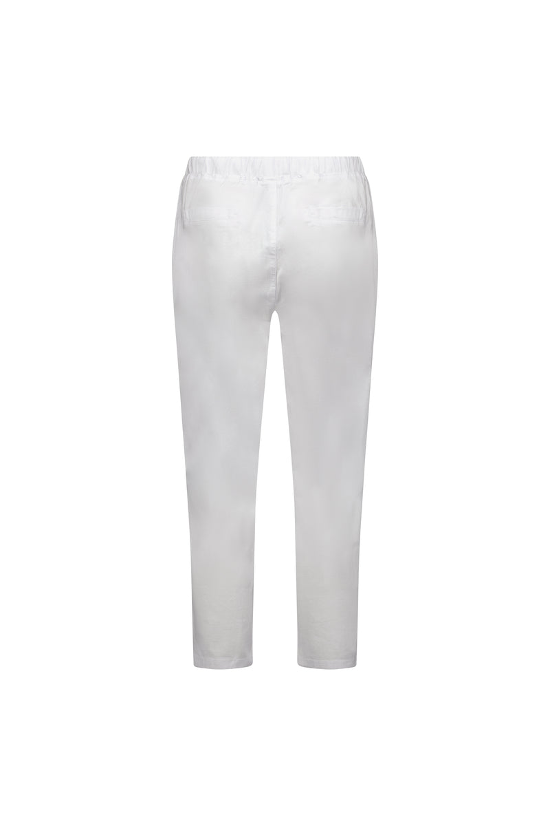 White pants on a white background
Skinny Leg 7/8 Pants White